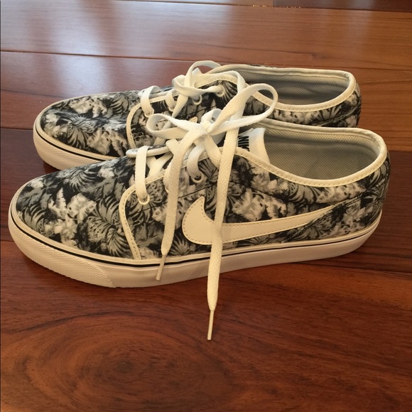 nike floral shoes mens